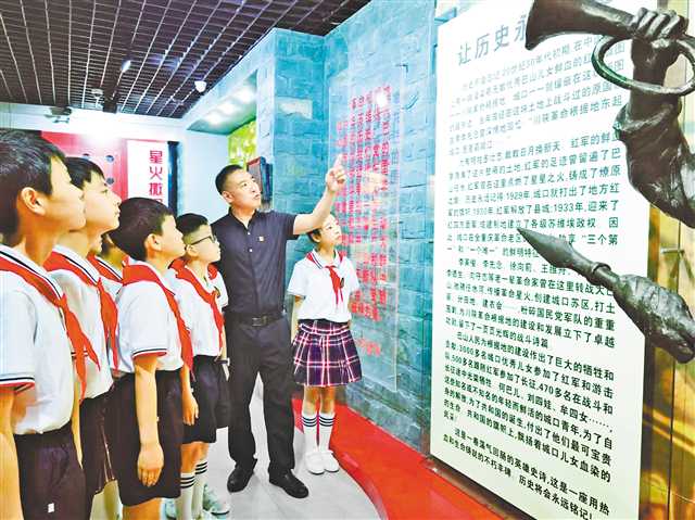 庙坝镇第一小学学生讲述城口革命故事，创作泥塑再现百年经典，用实际行动传承红色精神 “红孩子”是这样“炼”成的