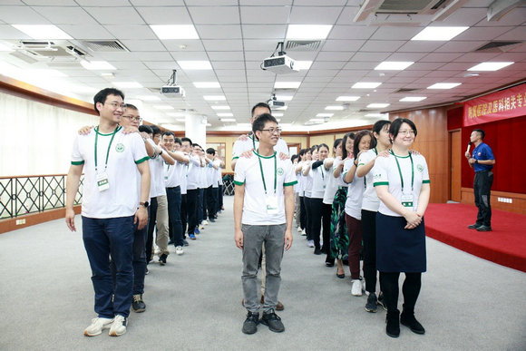 附属医院及医科相关专业公务人员管理能力提升培训班（第3期）开班