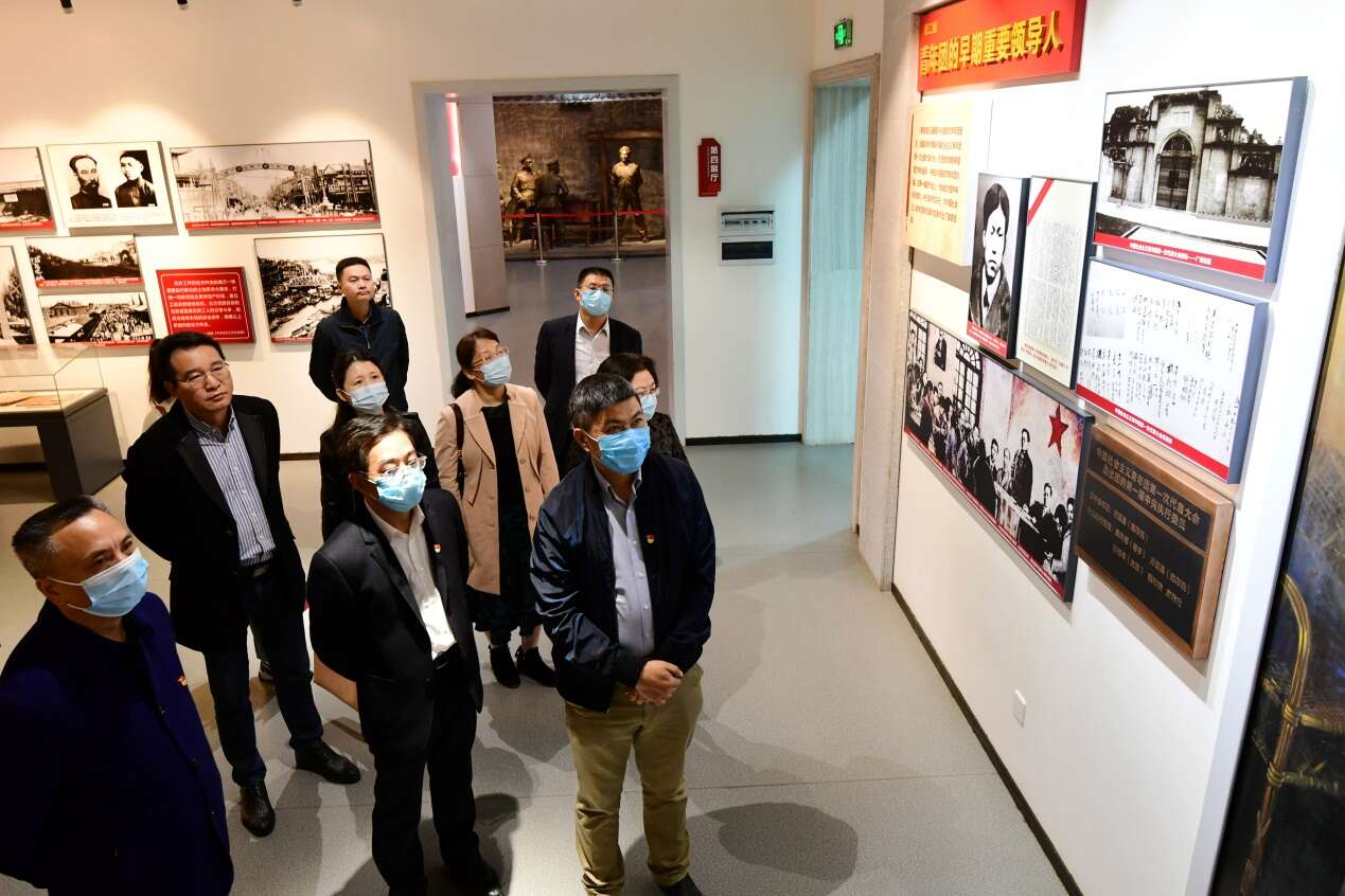 “暨南大学思想政治教育基地”挂牌仪式在蔡和森同志纪念馆挂牌