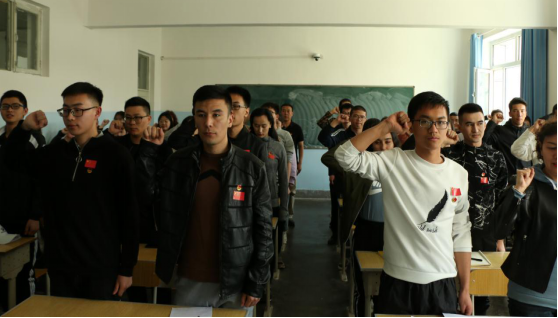 新疆教育出版社31名公务人员在新疆大学人文学院开展&ldquo;三进两联一交友&rdquo;活动